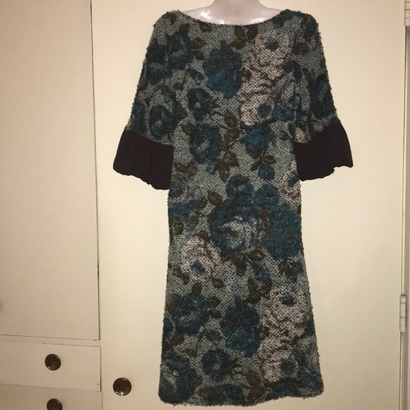 Beautiful woven dress with bell sleeves - Picture 5 of 6